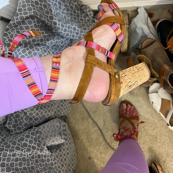 THE CUTEST GUESS CHUNKY HEELS TIE UP LACE BALLERINA SUMMER RIBBON TAN CORK 9 EUC - Picture 16 of 16